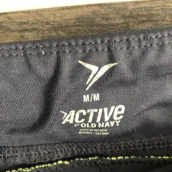 Old navy size med grey activewear capris - Picture 4 of 4